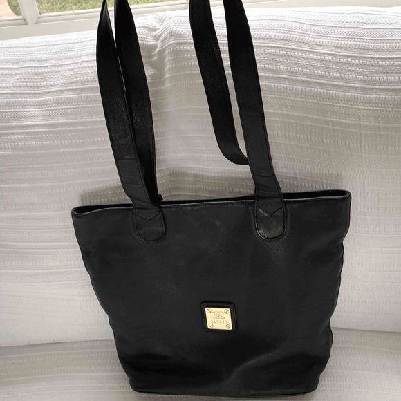 HCL Black Leather Shoulder Bag - Picture 1 of 3